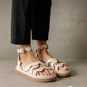 Alohas wavy ivory leather sandal - size 40, new